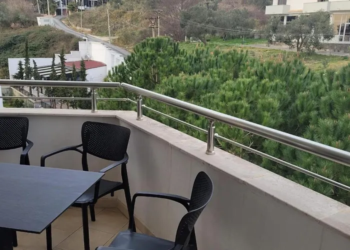 Yulia Golem (Tirana)