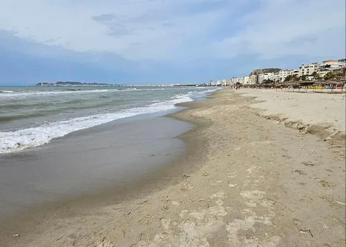 Yulia Golem (Tirana)